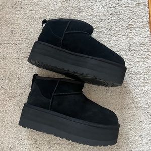 Black Ultra Mini Platform UGGs